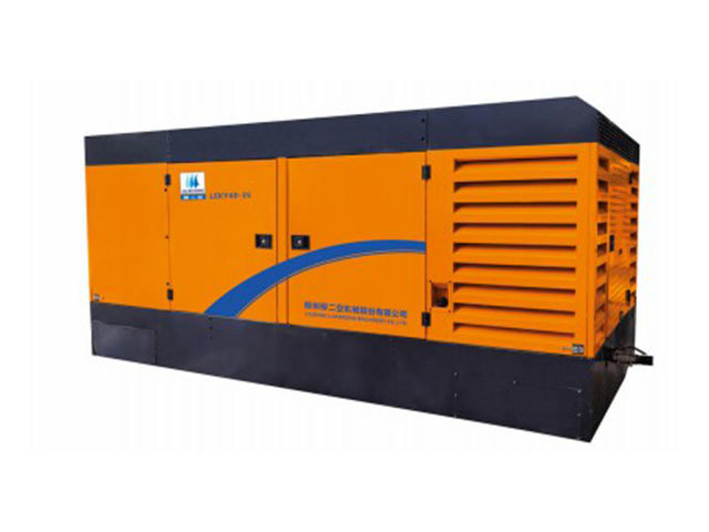 大型移(yi)動螺杆空(kōng)壓機高風(fēng)壓